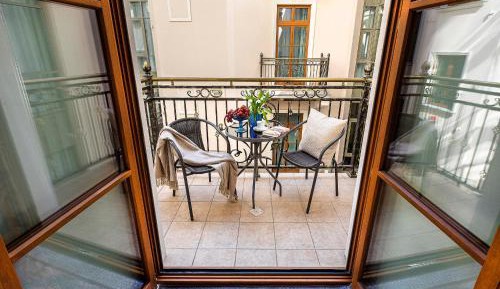 Studio with Balcony