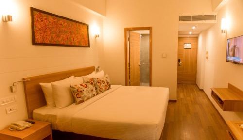 Business Double Room with 1+1 (Happy hours from 5 PM to 9 PM) and 2 Pcs of Laundry complimentary per room per stay