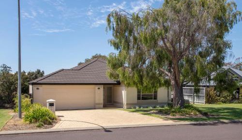 Five-Bedroom House - SHEETS NOT INCLUDED