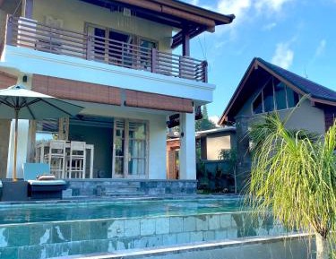 Alamdhari Two-Story Villa