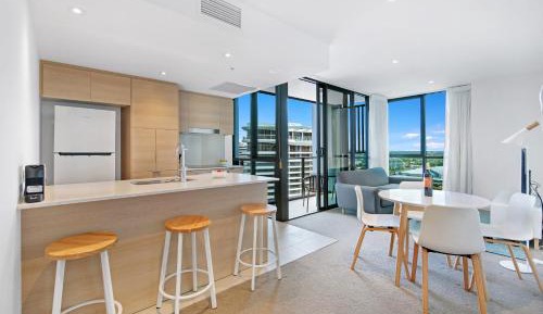 Apartment with Mountain View