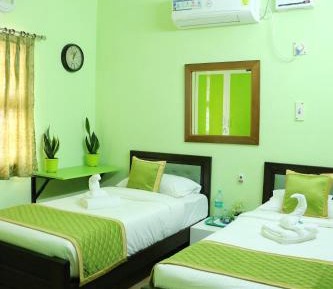 Standard Twin Room with Mountain View