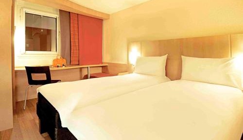 Standard Room with twin beds