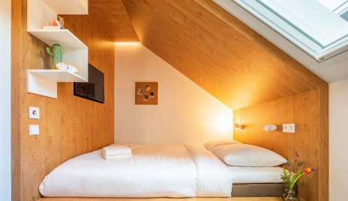 Compact room
