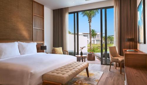 One-Bedroom Villa with Private Pool and Lake View