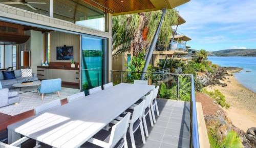 4 bedroom sea view front row villa – Villa 20