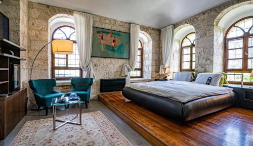 Suite with Bath
