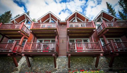 One-Bedroom Suite with Mountain View