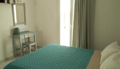 Studio (2 Adults)