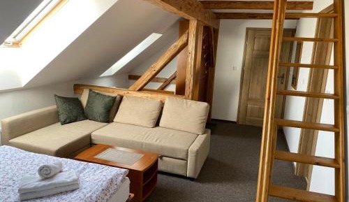 Deluxe Family Suite