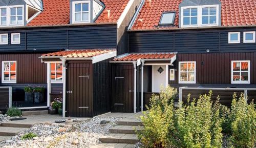 Three-Bedroom Holiday Home 
