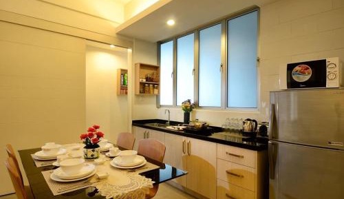 Middle Room (Shared Bathroom - Co-Living)