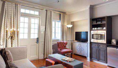 One-Bedroom Suite - Disability Access