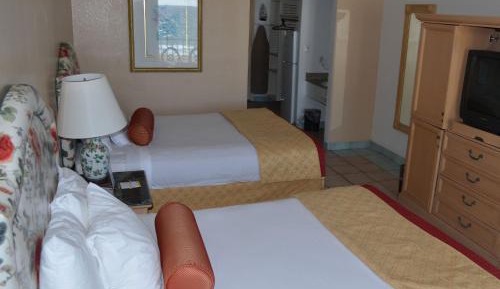 Queen Room with Two Queen Beds and Beach View - Non-Smoking