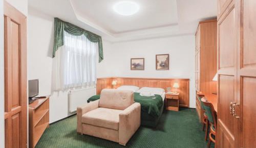Deluxe Double Room with Extra Bed