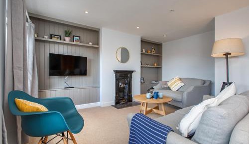 3 Bedroom, 1st & 2nd Floor Maisonette Apartment