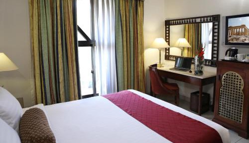 Deluxe Queen Room