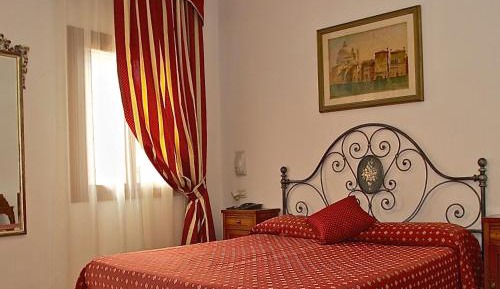 Comfort Double or Twin Room