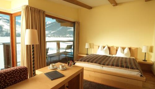 Superior Double Room with Lake View