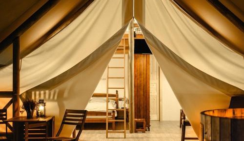 Glamping Tent with Wooden Hot Tub