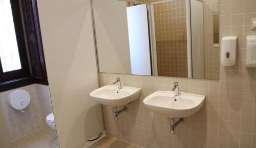 Standard Twin Room with Shared Bathroom
