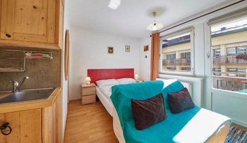 One-Bedroom Apartment with Balcony