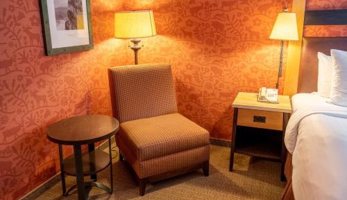 One-Bedroom Suite with King Bed