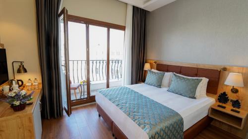 Deluxe Double Room with Balcony