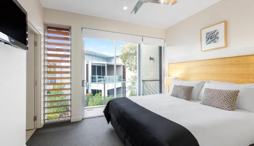 Three-Bedroom Precinct Villa with Rooftop Spa