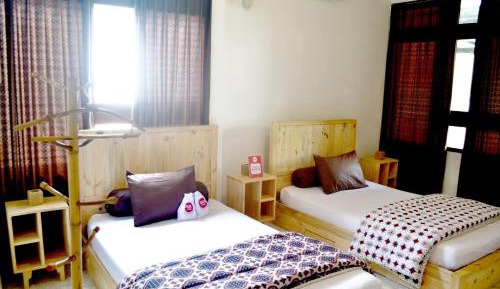 Twin Bed Room