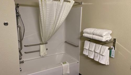 Queen Room - Disability Access