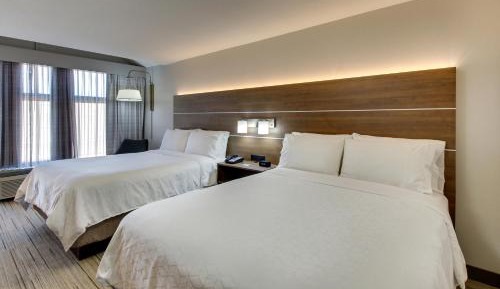 Queen Suite with Two Queen Beds