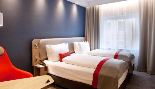 Standard Room with Two Single Beds