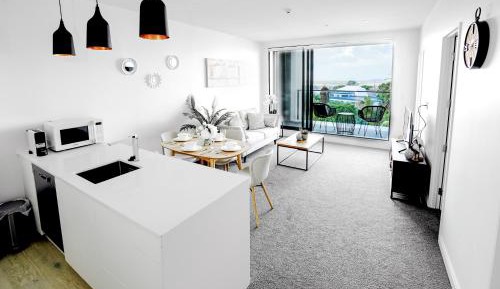 Two-Bedroom Apartment with Park and Sea View (10)