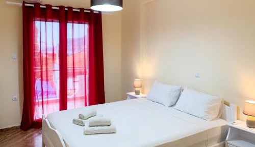 One-Bedroom Apartment with Balcony