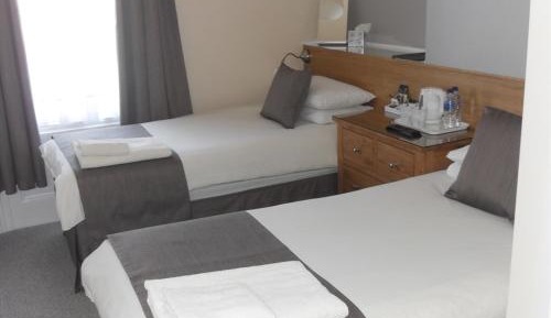 Twin Room with Private Bathroom
