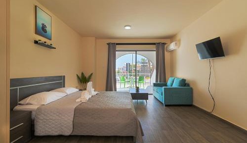 Studio Apartment