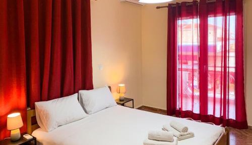 One-Bedroom Apartment with Balcony