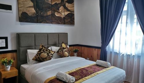 Deluxe Double Room with Side Sea View