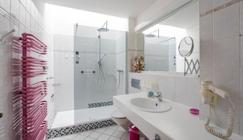 One-Bedroom Apartment - 128