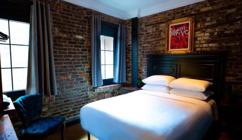 Premium Queen Room