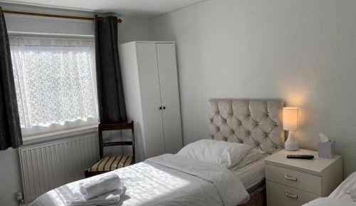 Standard Twin Room with Shared Bathroom
