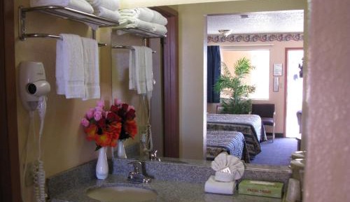 Deluxe Family Suite