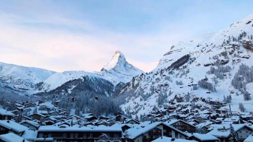 Deluxe Double Room with Matterhorn View