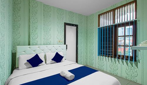Queen Room
