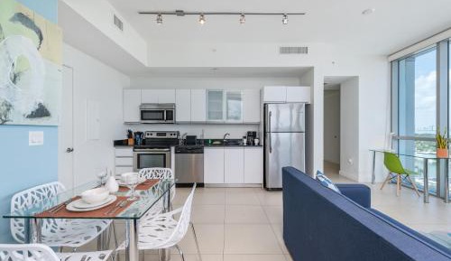 One-Bedroom Apartment - Deluxe Bay Front