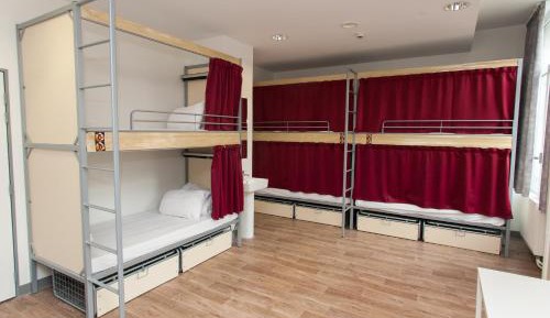 Bed in 8-Bed Dormitory Female Room with Shared Bathroom