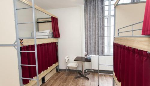 Bed in 4-Bed Dormitory Room with Private Bathroom