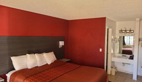 Deluxe King Room - Non-Smoking