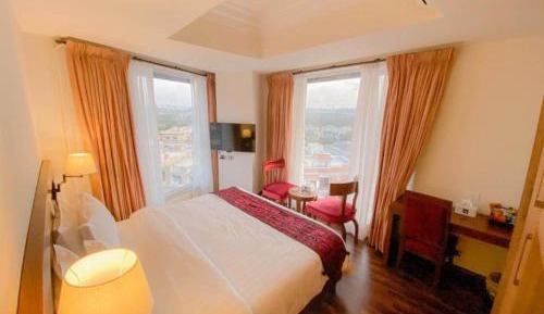 Deluxe Suite